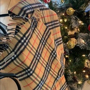 **SOLD**Plaid Burberry print scarf